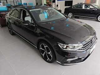 2023 Volkswagen Magotan B8 Рестайлинг, чёрный, 1678000 рублей, вид 1