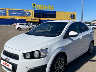 2014 Chevrolet Aveo II, белый, 735000 рублей, вид 1