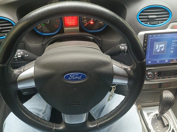 2010 Ford Focus II Рестайлинг, чёрный, 515000 рублей - вид 5