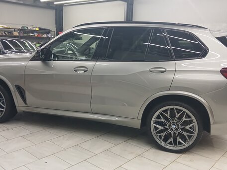 2022 BMW X5 M Competition III (F95), серый, 13500000 рублей, вид 4