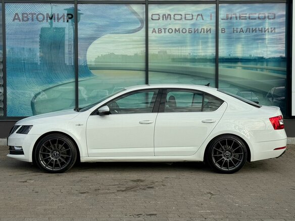 2020 Skoda Octavia III (A7) Рестайлинг, белый, 1850000 рублей - вид 7