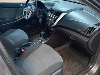 2012 Hyundai Solaris I, серый, 690000 рублей, вид 4