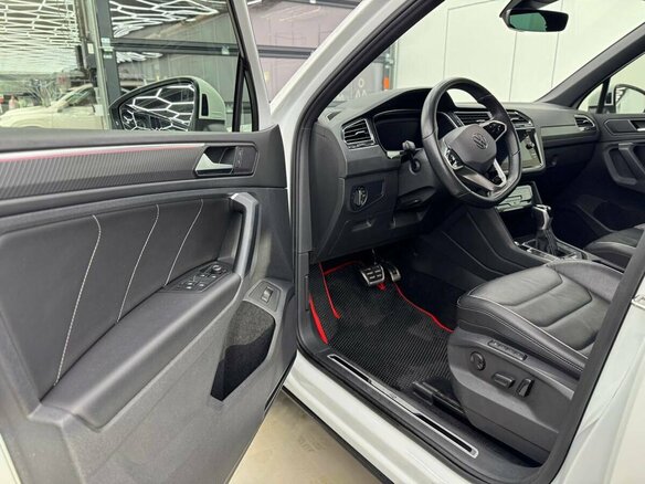 2021 Volkswagen Tiguan II Рестайлинг, белый, 4200000 рублей - вид 23