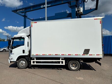 2024 Isuzu Elf (N-series), белый, 2700000 рублей, вид 4
