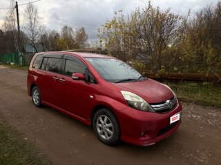 2011 Toyota ISis I Рестайлинг, красный, 850000 рублей, вид 2