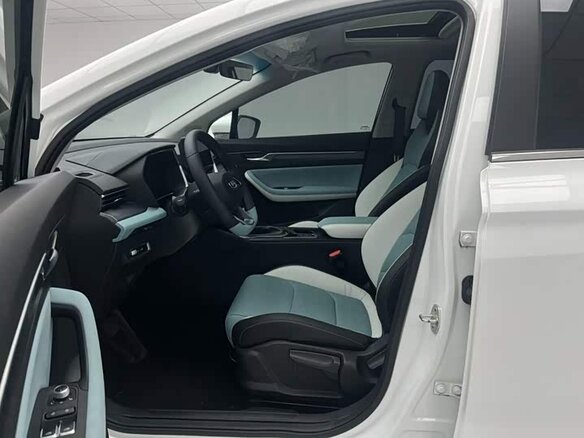 2022 Geely Emgrand S, белый, 1100000 рублей - вид 12