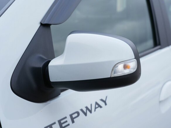 2022 Renault Logan Stepway II Рестайлинг, белый, 1280000 рублей - вид 8