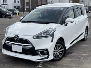 2021 Toyota Sienta II Рестайлинг, белый, 1107000 рублей, вид 1