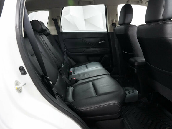 2016 Mitsubishi Outlander III Рестайлинг 2, белый - вид 13