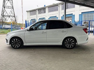 2025 Lada (ВАЗ) Granta Sportline I Рестайлинг, белый, 919000 рублей, вид 2