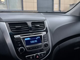 2014 Hyundai Solaris I, серый, 765000 рублей, вид 5