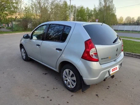 2014 Renault Sandero I, серый, 480000 рублей, вид 4