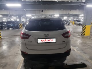 2013 Hyundai ix35 I Рестайлинг, белый, 1800000 рублей, вид 2