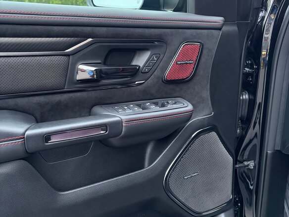 2025 Ram 1500 RHO V Рестайлинг, чёрный, 10800000 рублей - вид 20