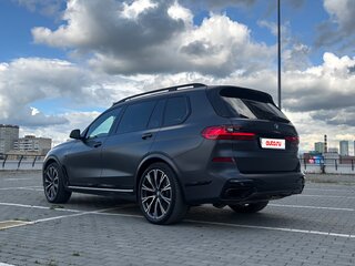 2022 BMW X7 40i I (G07), серый, 9527000 рублей, вид 5