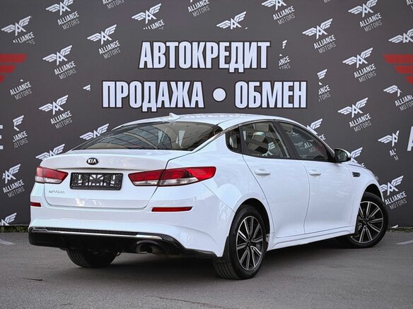 2019 Kia Optima IV Рестайлинг, белый, 1390000 рублей - вид 7