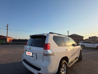 2013 Toyota Land Cruiser Prado 150 Series, белый, 3200000 рублей, вид 4