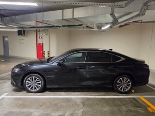 2025 Lexus ES 200 VII Рестайлинг 2, чёрный, 4900000 рублей, вид 2