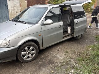 2000 Kia Carnival I, серебристый, 600000 рублей, вид 3