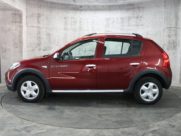 2012 Renault Sandero Stepway I, красный, 756000 рублей - вид 4