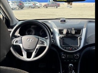 2012 Hyundai Solaris I, белый, 650000 рублей, вид 4