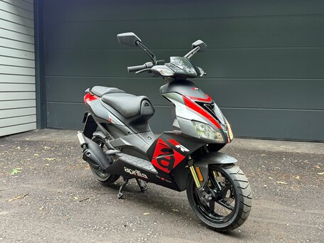 2020 Aprilia SR 50 R, чёрный, 395000 рублей, вид 1