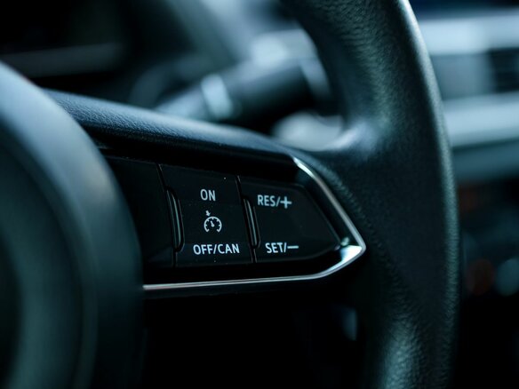 2016 Mazda 3 III (BM) Рестайлинг, белый - вид 18
