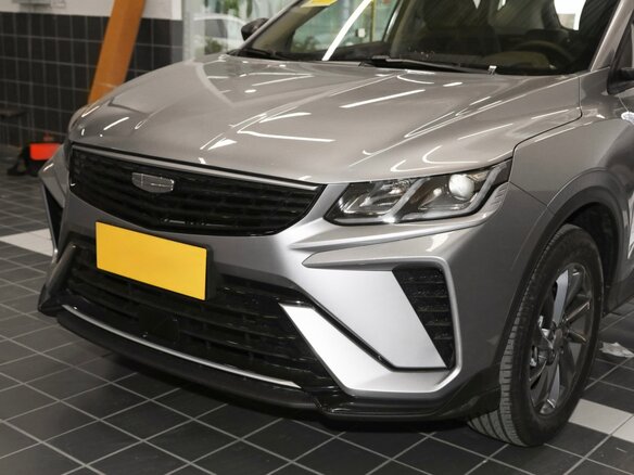 2026 Geely Binyue I Рестайлинг 2, серый, 1818000 рублей - вид 2