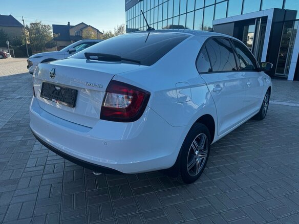 2019 Skoda Rapid I Рестайлинг, белый, 1349900 рублей - вид 2
