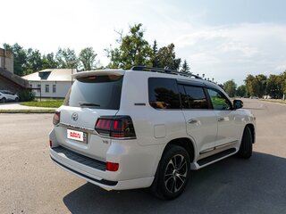 2020 Toyota Land Cruiser 200 Series Рестайлинг 2, белый, 7000000 рублей, вид 5