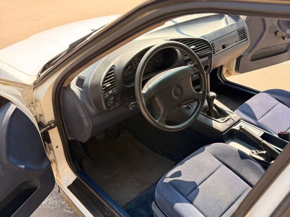 1993 BMW 3 серии 316i III (E36), белый, 320000 рублей - вид 13