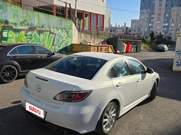 2010 Mazda 6 II (GH) Рестайлинг, белый, 850000 рублей - вид 3
