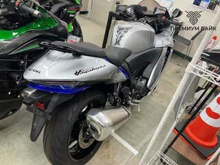 2025 Suzuki GSX 1300 R Hayabusa, серебристый, 2299000 рублей, вид 4