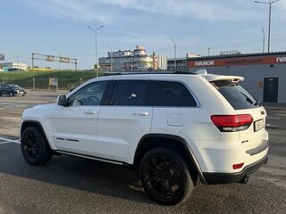 2017 Jeep Grand Cherokee IV (WK2) Рестайлинг, белый, 3900000 рублей, вид 4