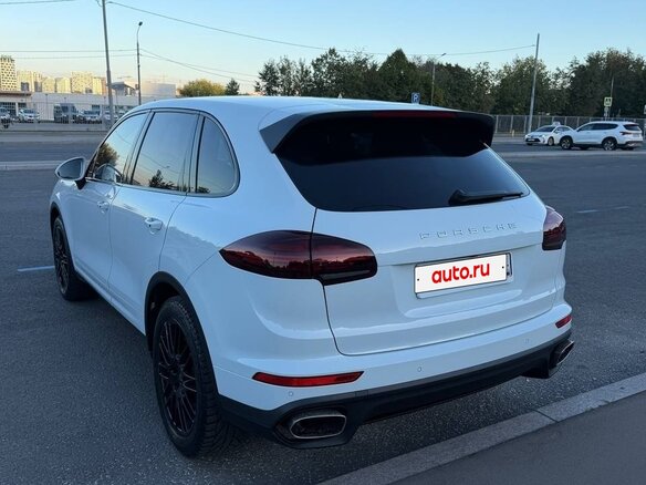 2015 Porsche Cayenne Diesel II Рестайлинг (958), белый, 4500000 рублей - вид 4