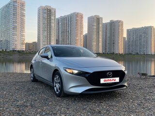 2021 Mazda 3 IV (BP), серебристый, 1400000 рублей, вид 1