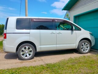2010 Mitsubishi Delica D:5 I, белый, 2200000 рублей, вид 1