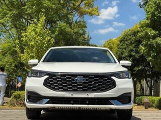 2022 Ford Escort VI Рестайлинг 2, белый, 910000 рублей, вид 2