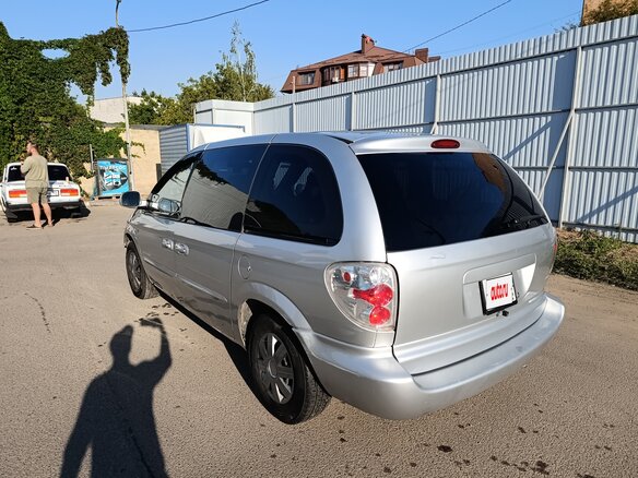 2001 Dodge Caravan IV, серебристый, 430000 рублей - вид 4