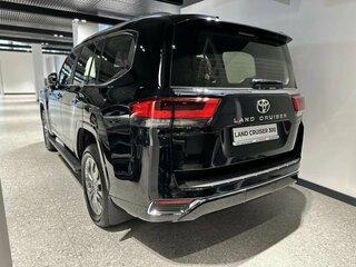 2026 Toyota Land Cruiser 300 Series, чёрный, 14190000 рублей, вид 3