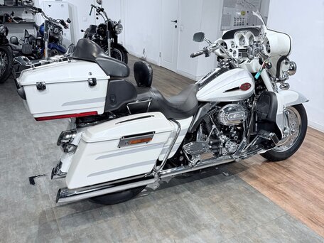 2008 Harley-Davidson Electra Glide, белый, 1199000 рублей, вид 4