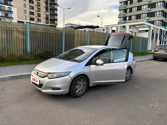 2010 Honda Insight II, серебристый, 350000 рублей
