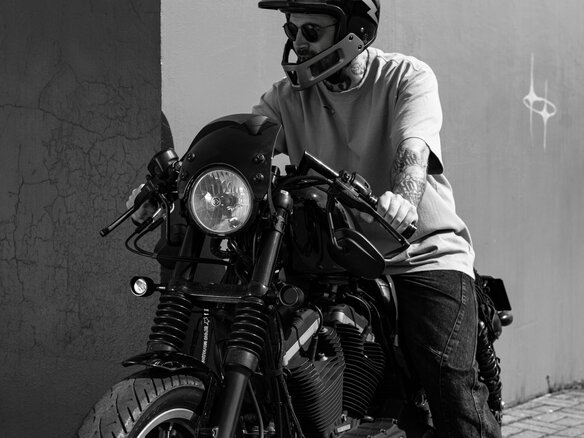 2012 Harley-Davidson Sportster 883, чёрный - вид 6