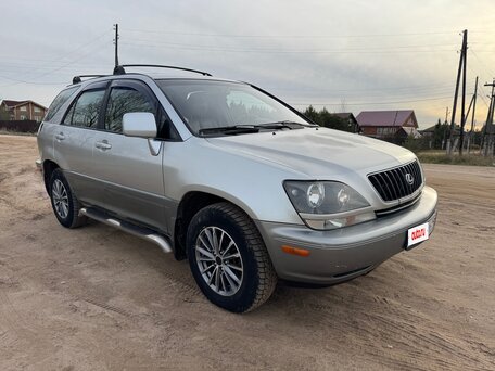 1998 Lexus RX 300 I, серебристый, 545000 рублей, вид 3
