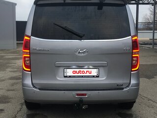2011 Hyundai Grand Starex I, серый, 2610000 рублей, вид 4