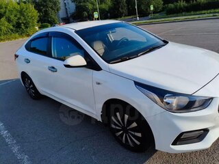 2019 Hyundai Solaris II, белый, 1200000 рублей, вид 3