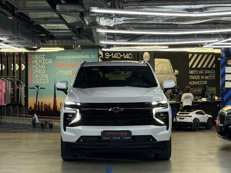 2025 Chevrolet Tahoe V Рестайлинг, белый, 12550000 рублей, вид 3