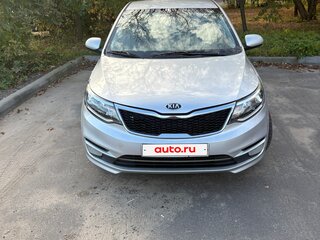 2015 Kia Rio III, серебристый, 590000 рублей, вид 2