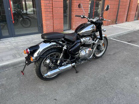 2026 Royal Enfield Classic 650, чёрный, 723000 рублей, вид 3