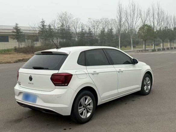 2022 Volkswagen Polo Plus (China Market), белый, 1180000 рублей - вид 3